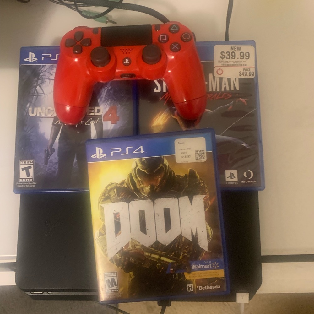 PS4 game console